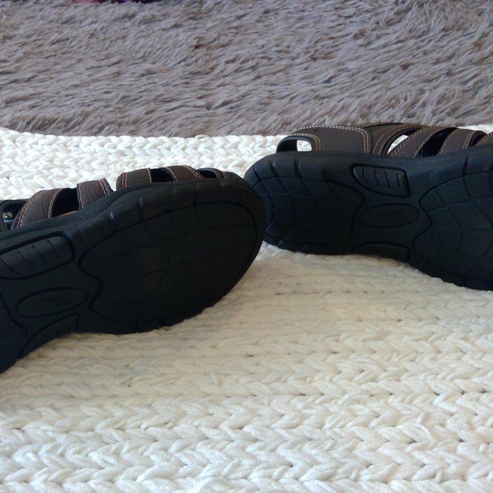 Men's Brown Closed-Toe Outdoor Fisherman Sandals - Casual Trail Comfort - Picture 4 of 9